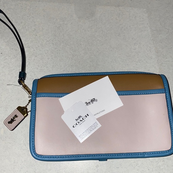 Coach clutch - Picture 1 of 2